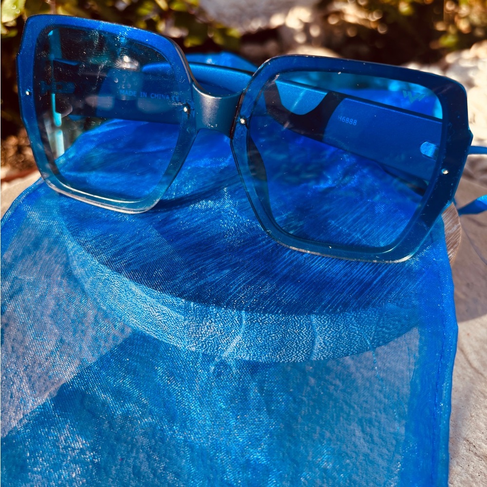 Bold Blue Oversized Square Sunglasses Retro Glam Statement Frames